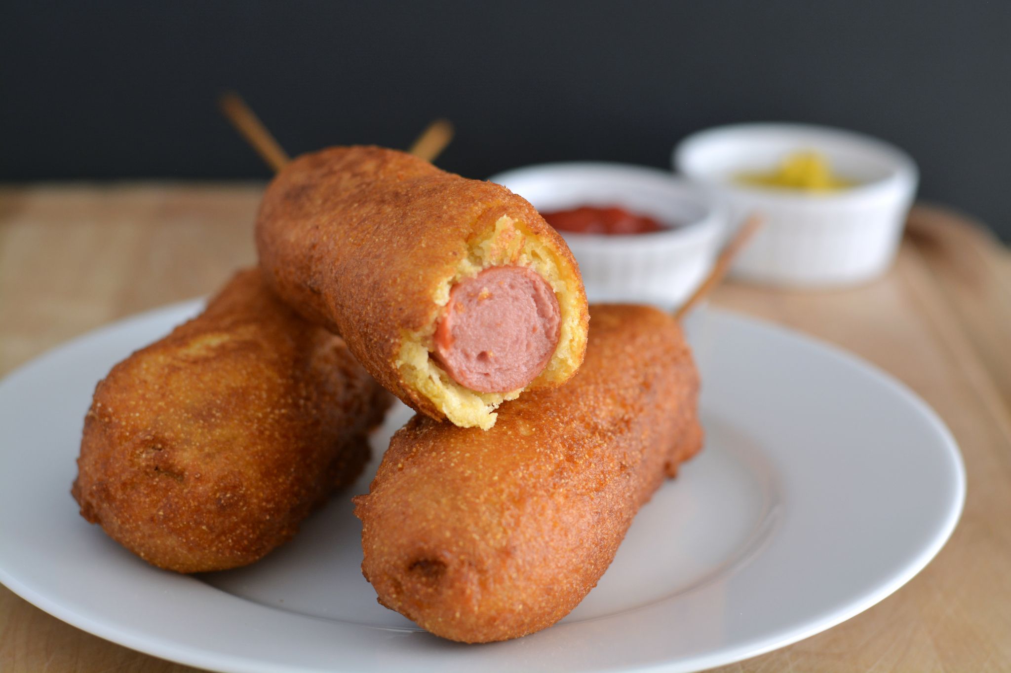 Perros de Maíz (Banderillas de Salchicha)